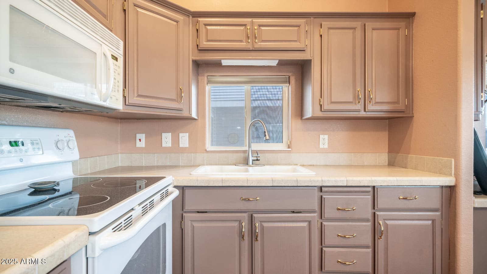 834 S BERYL Drive, Apache Junction, AZ 85119 — photo 14 of 63