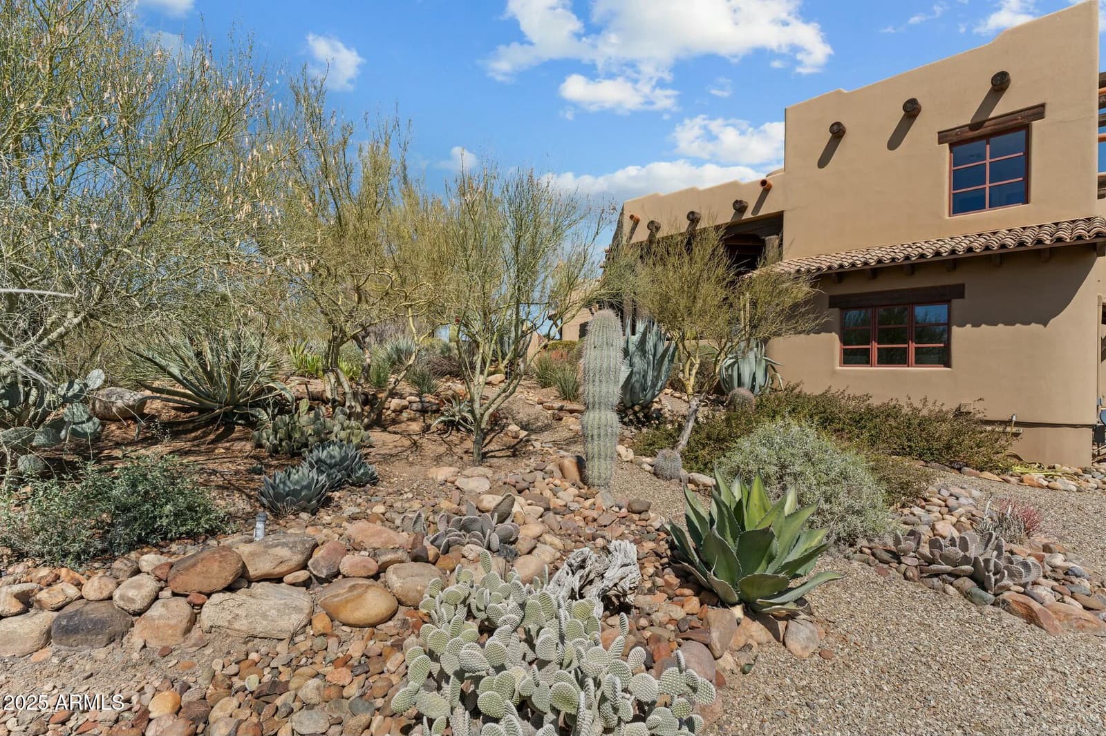 850 W TELLIER Trail W, Wickenburg, AZ 85390 — photo 6 of 115