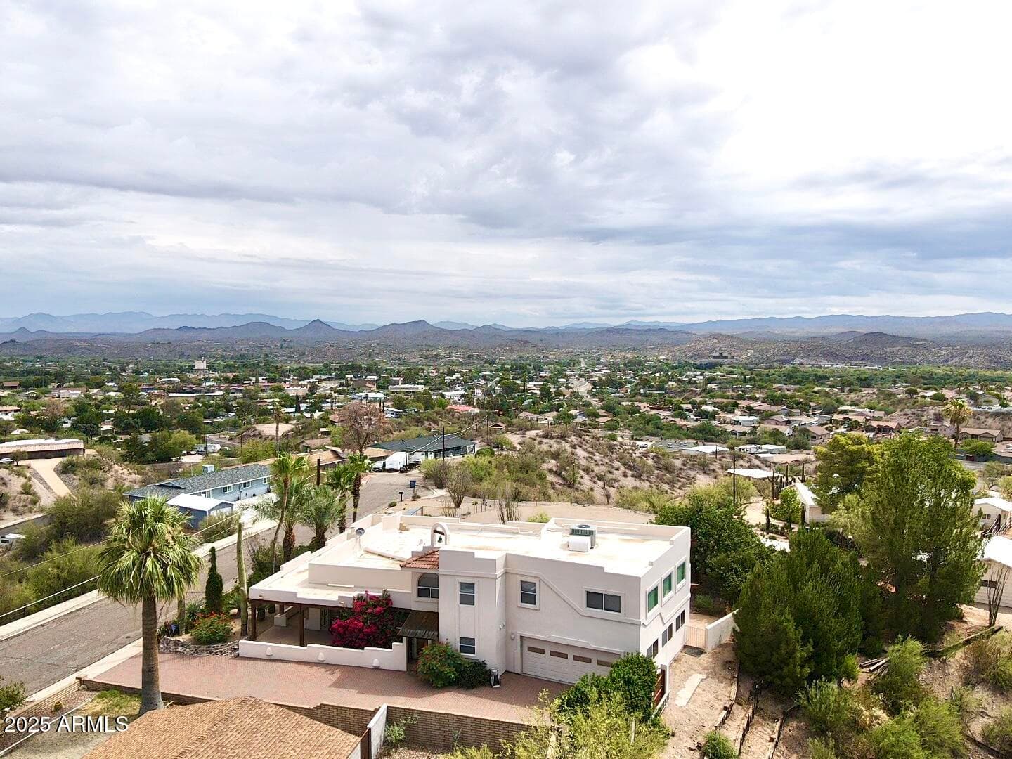 651 Chaparral Road, Wickenburg, AZ 85390 — photo 5 of 58