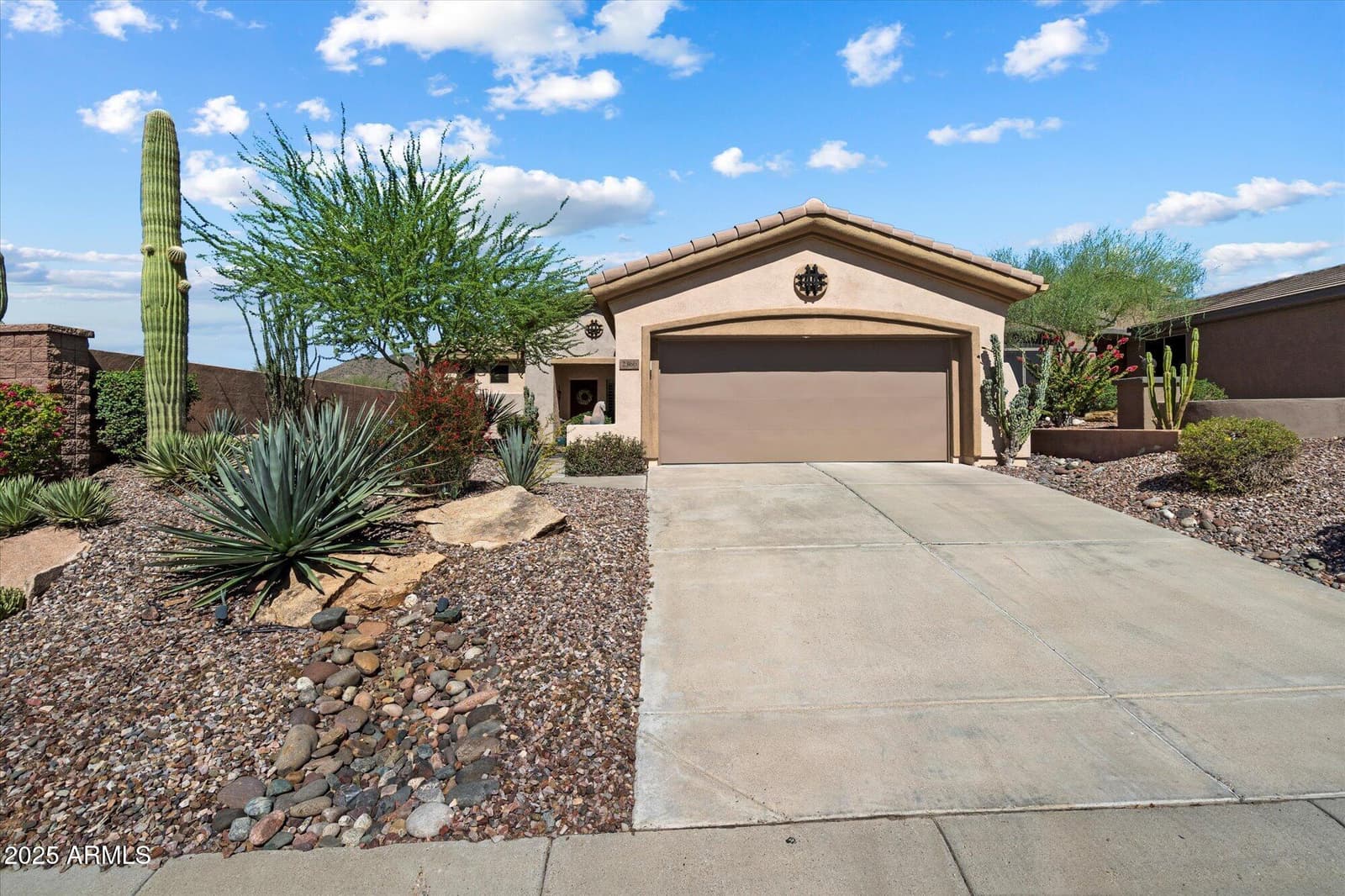 2366 W MUIRFIELD Drive, Anthem, AZ 85086 — photo 2 of 33