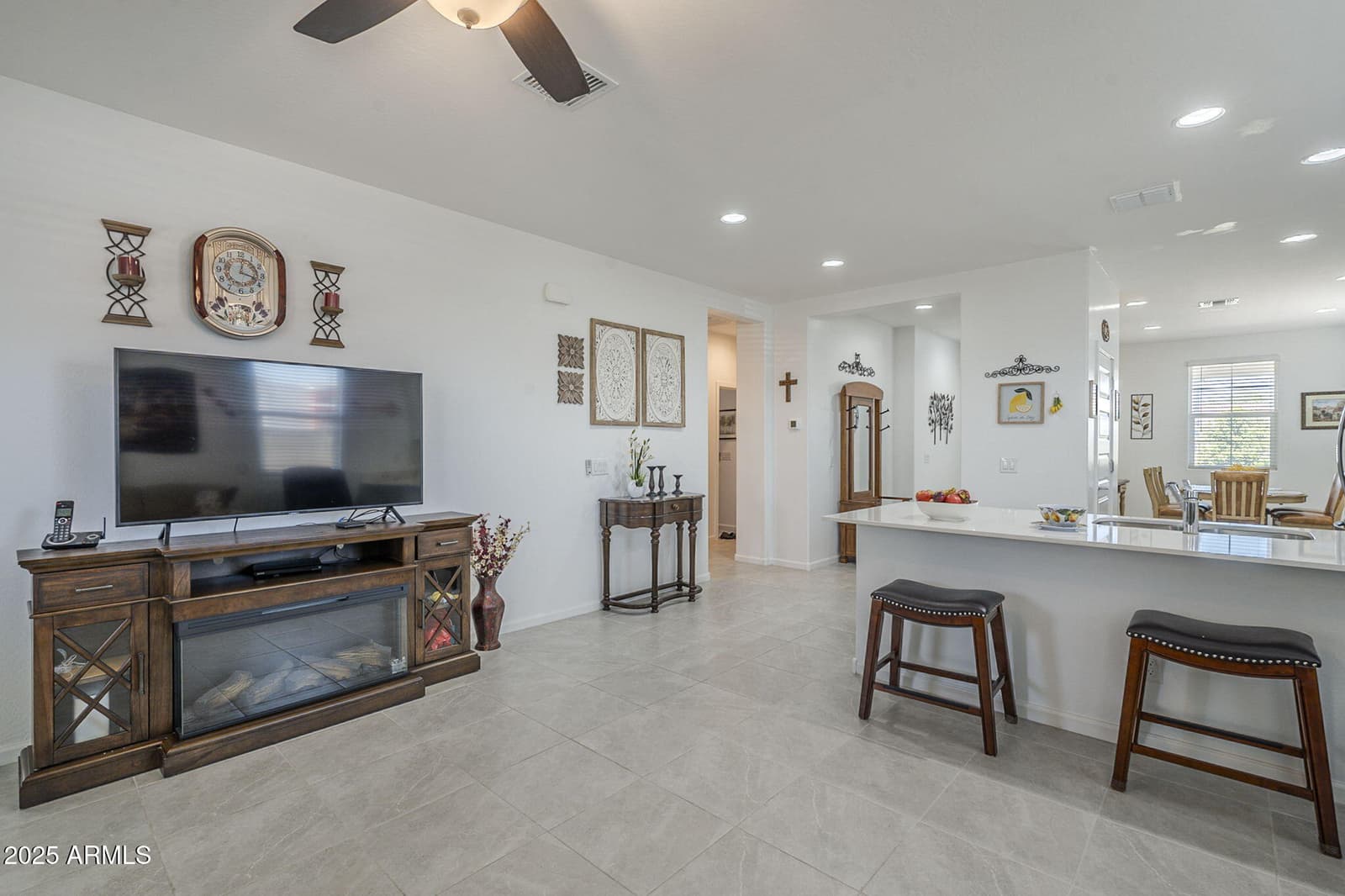 15551 W Kendall Street, Goodyear, AZ 85338 — photo 11 of 37