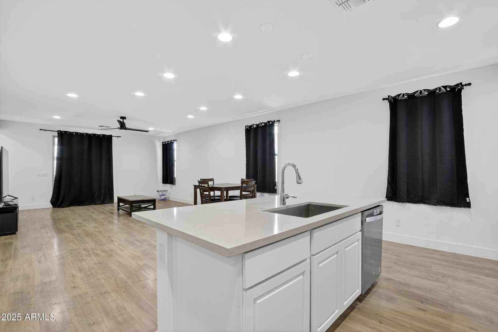 11940 W Wier Avenue, Avondale, AZ 85323 — photo 5 of 23