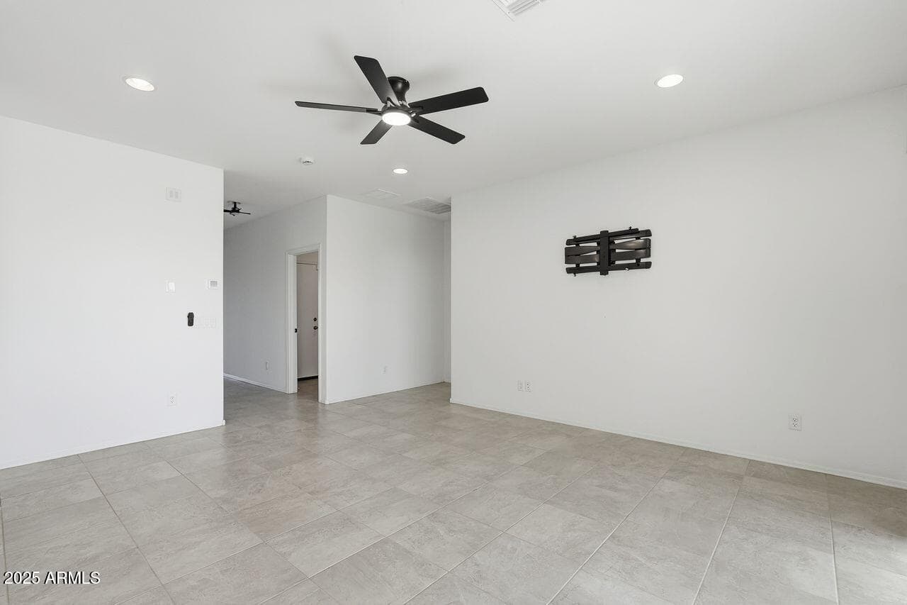 1139 W SAND CANYON Court, Casa Grande, AZ 85122 — photo 9 of 40