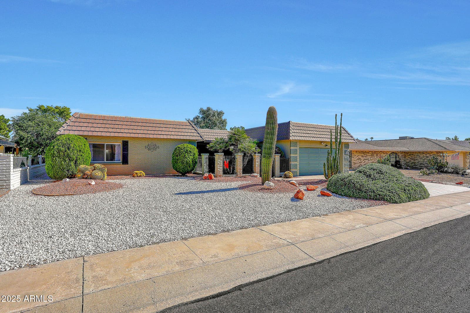 17427 N Lindgren Avenue, Sun City, AZ 85373 — photo 8 of 66