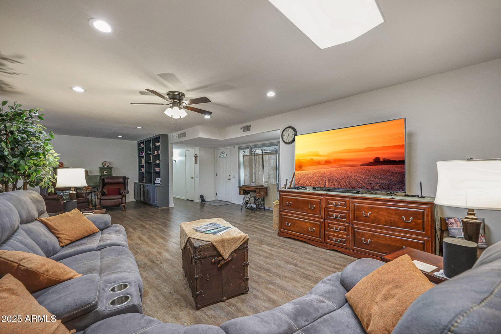 17427 N Lindgren Avenue, Sun City, AZ 85373 — photo 3 of 66