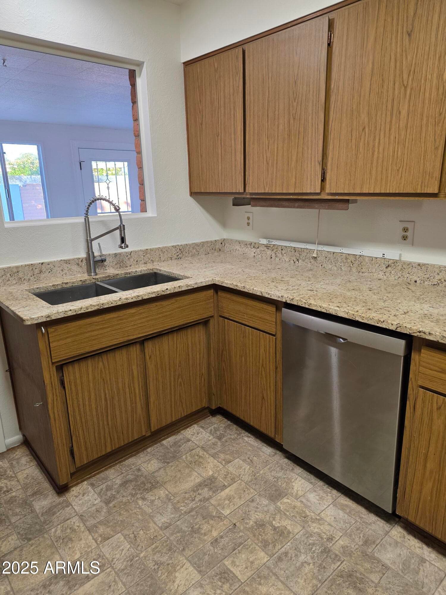 9346 W Madero Drive, Arizona City, AZ 85123 — photo 15 of 43