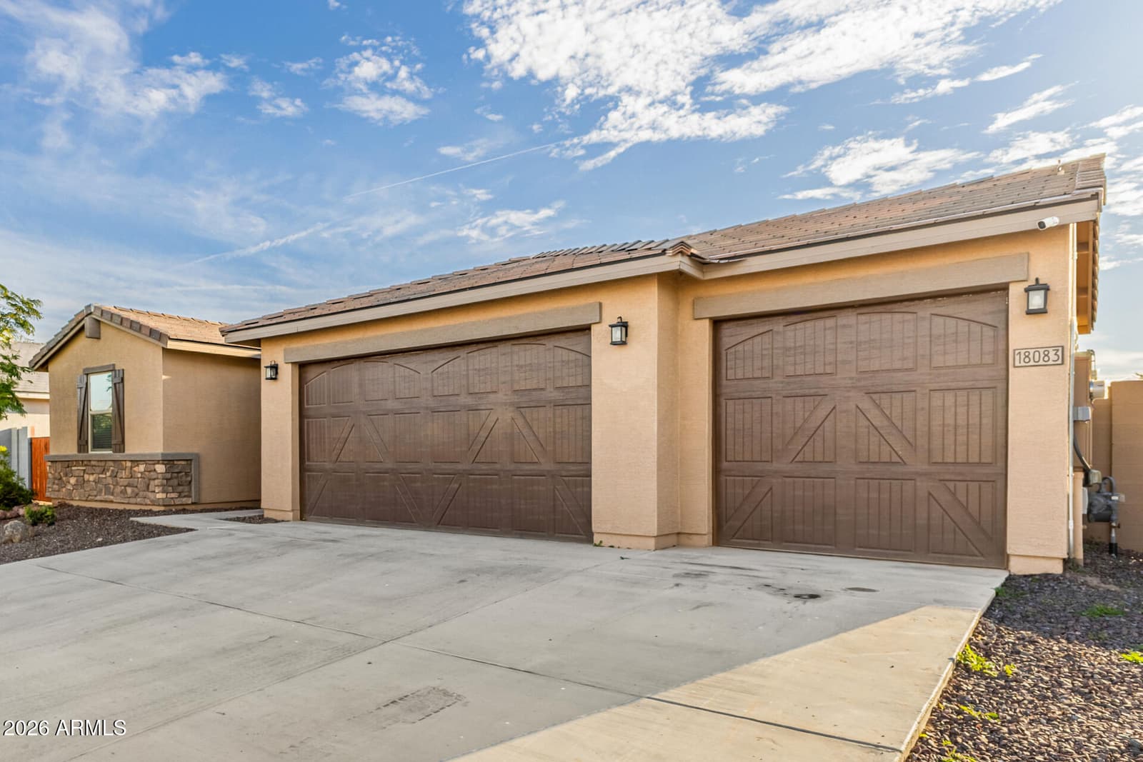 18083 W WOLF Street, Goodyear, AZ 85395 — photo 6 of 43