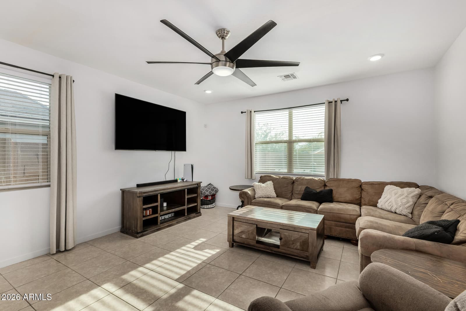 18083 W WOLF Street, Goodyear, AZ 85395 — photo 9 of 43
