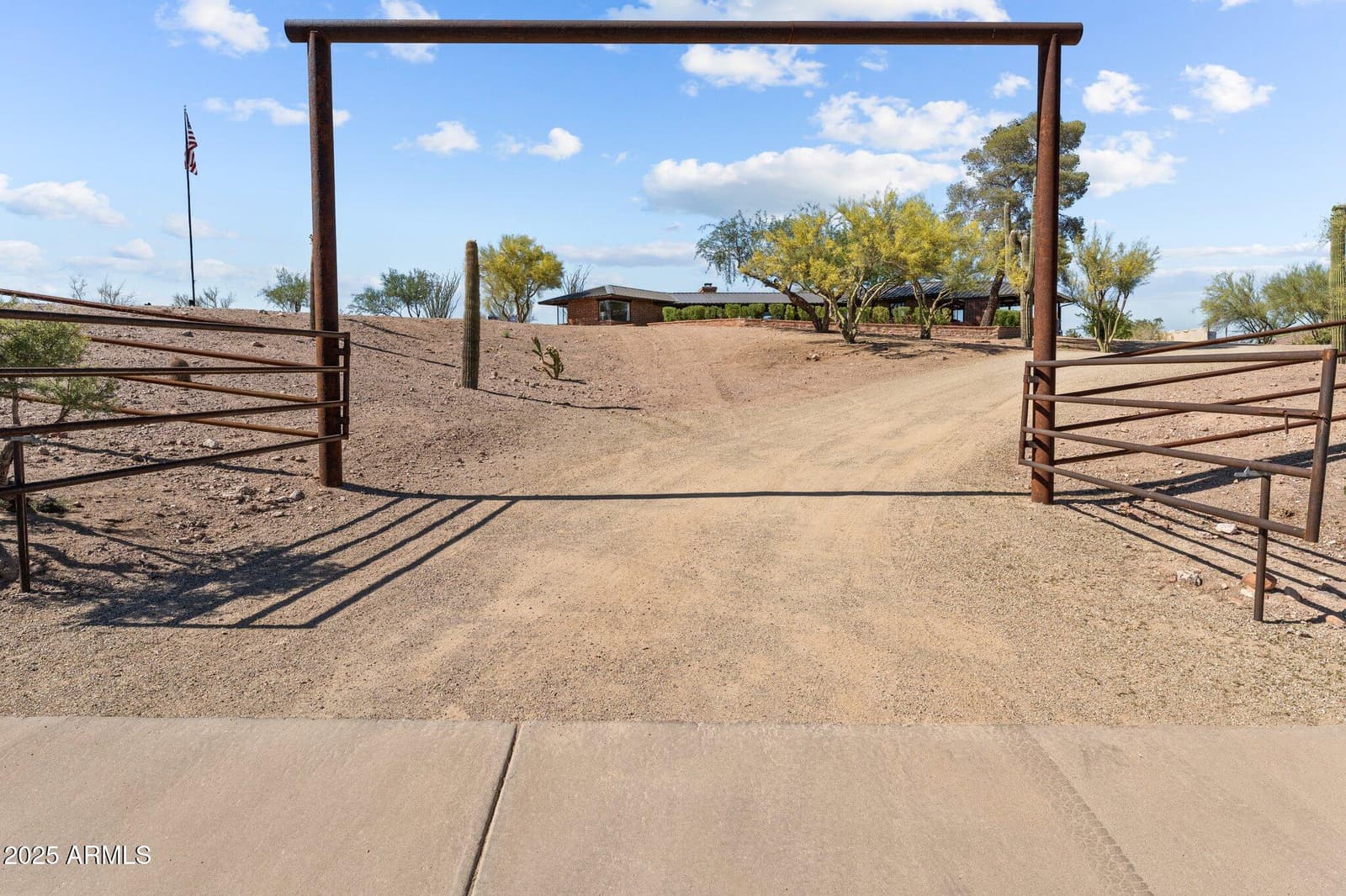 890 W PALO VERDE Drive, Wickenburg, AZ 85390 — photo 31 of 62
