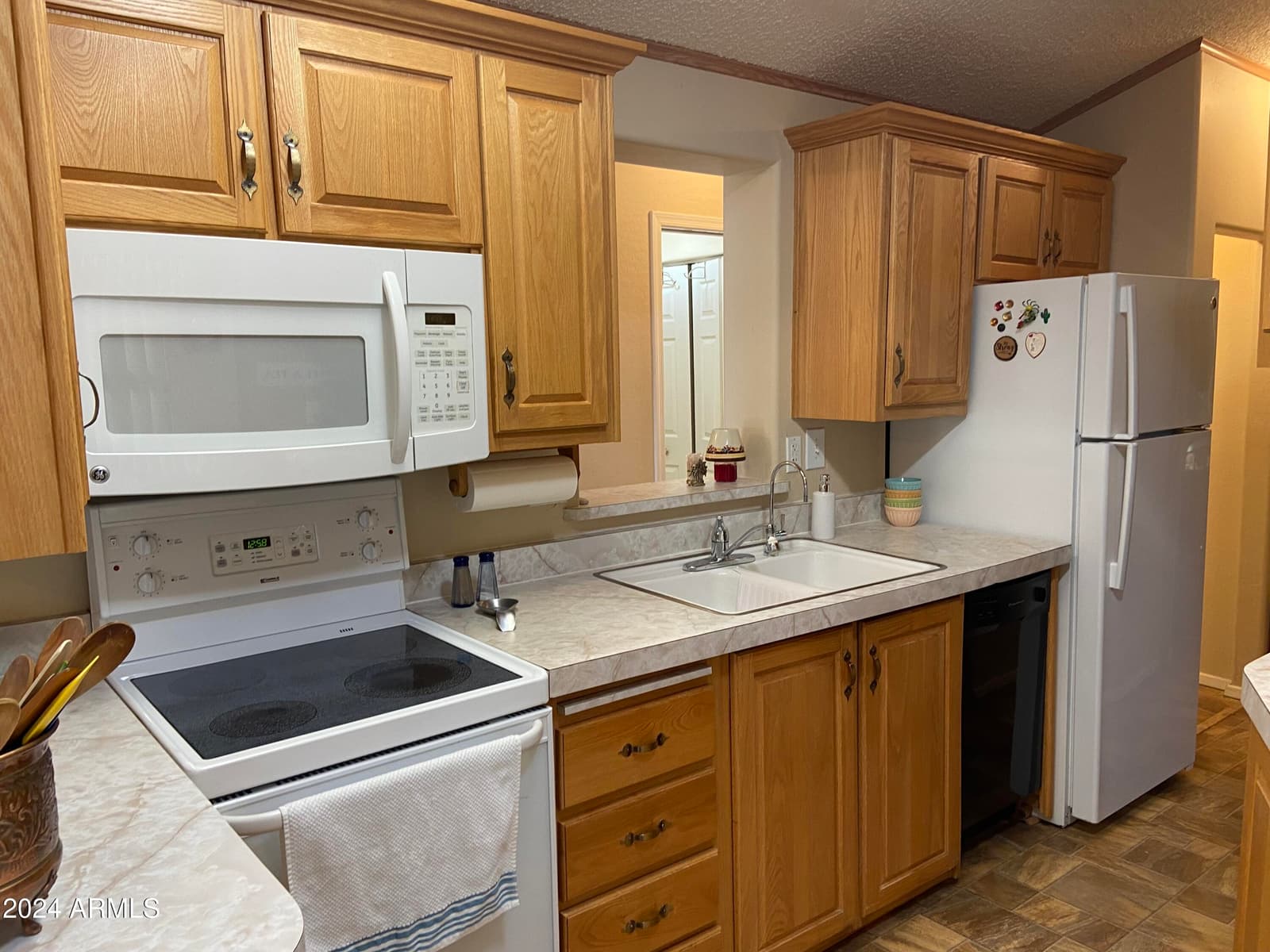 2061 S Walla Walla Circle, Apache Junction, AZ 85119 — photo 14 of 45