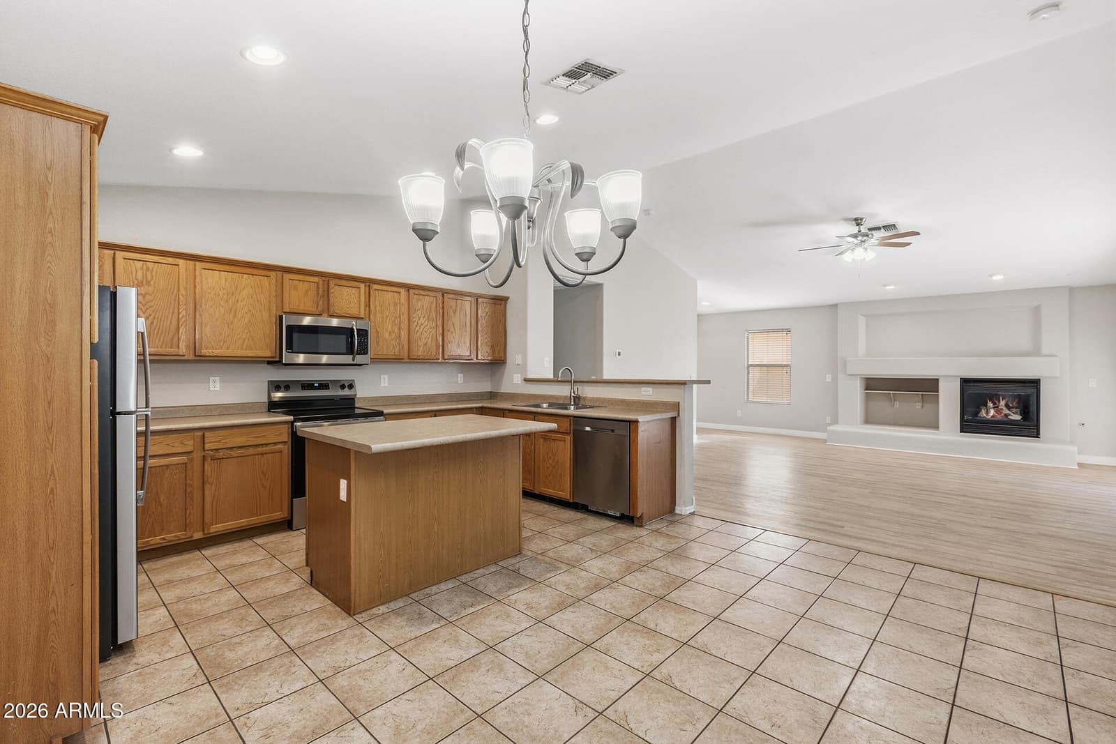 618 S 122nd Lane, Avondale, AZ 85323 — photo 2 of 33