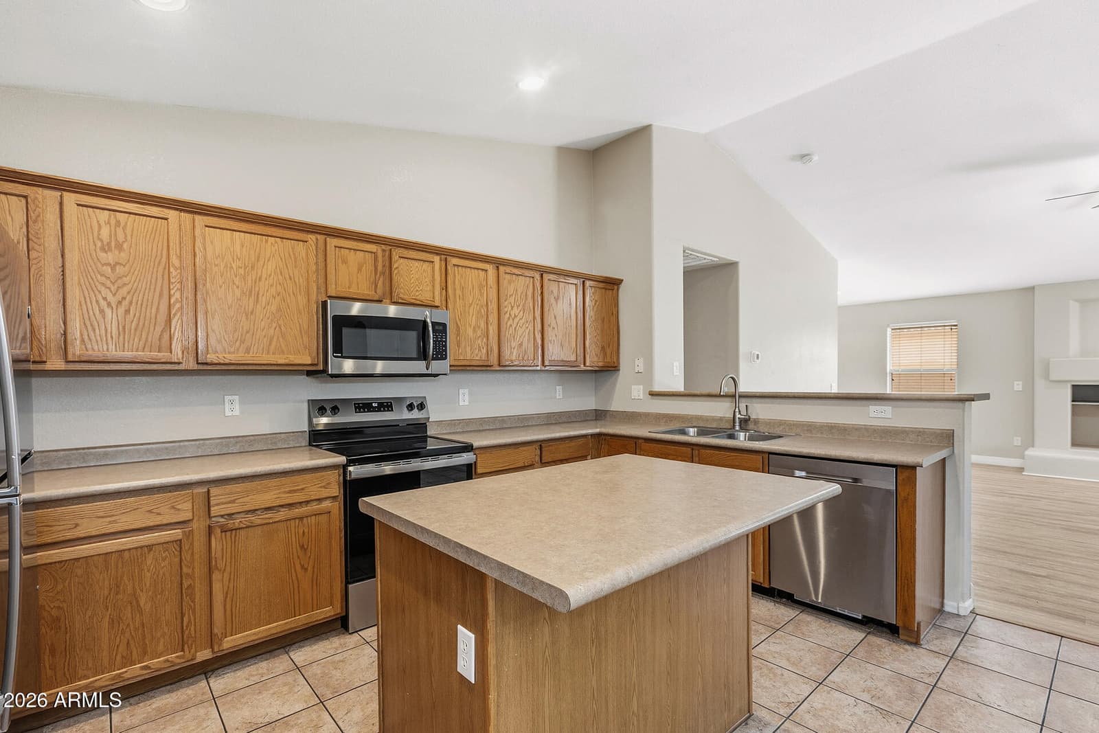 618 S 122nd Lane, Avondale, AZ 85323 — photo 12 of 33