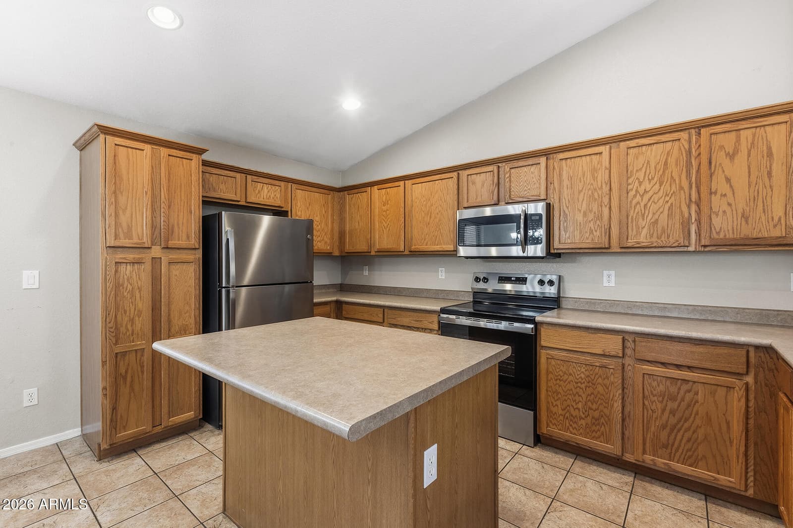 618 S 122nd Lane, Avondale, AZ 85323 — photo 14 of 33
