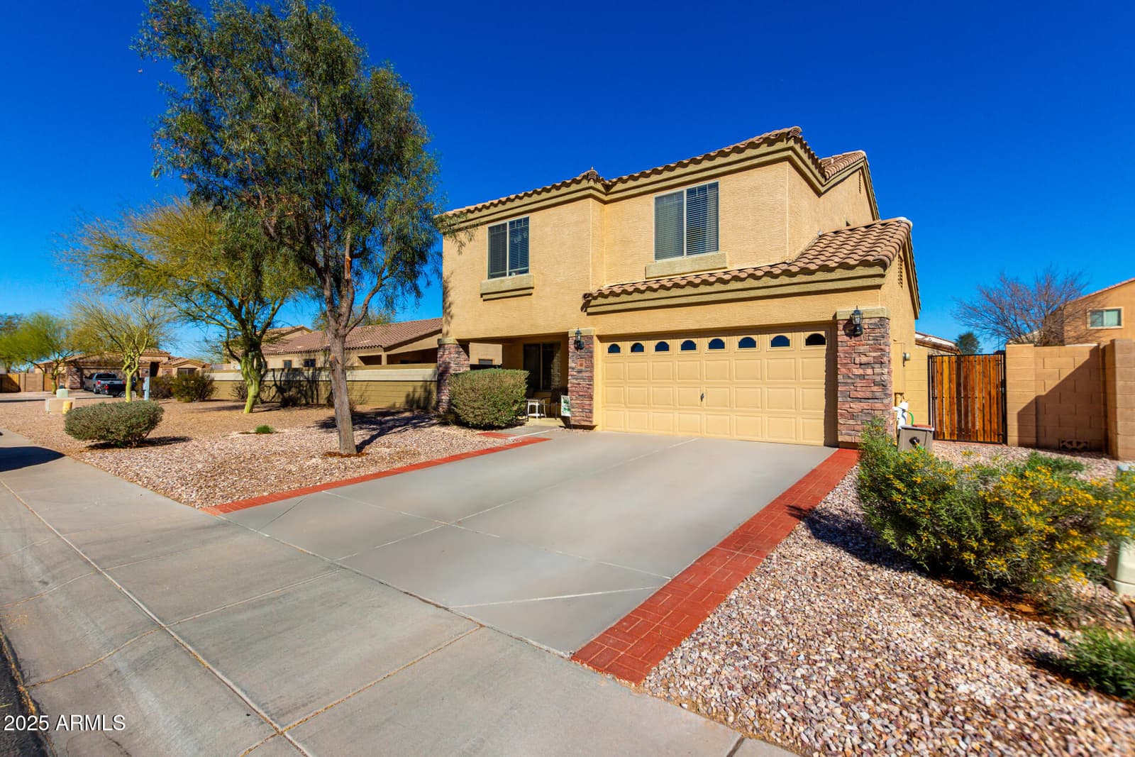 468 E WOLF HOLLOW Drive, Casa Grande, AZ 85122 — photo 9 of 37