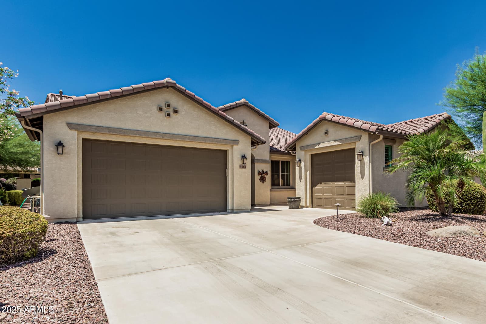 5261 N ARROWHEAD Drive, Eloy, AZ 85131 — photo 4 of 52