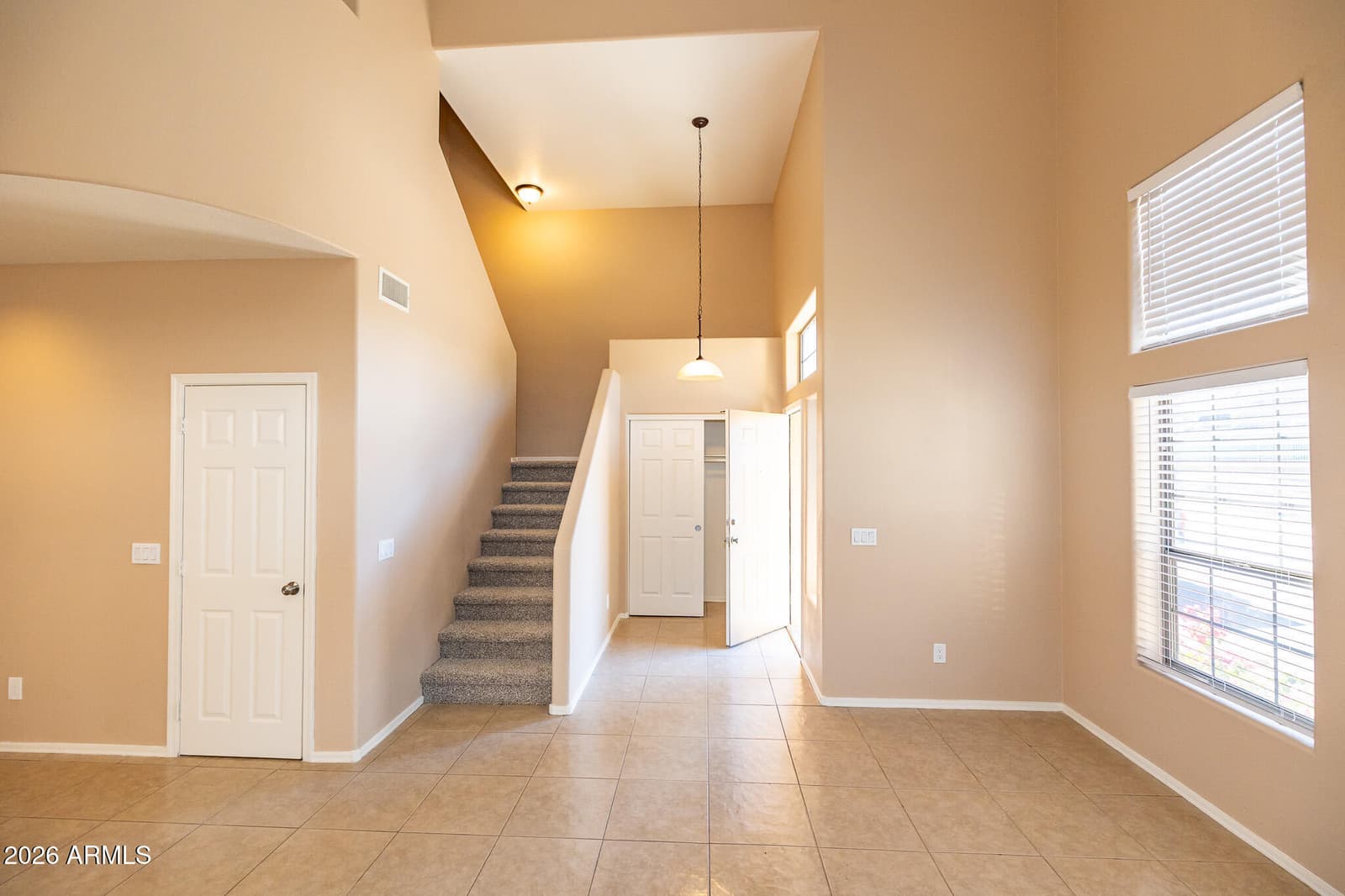 6091 S VISTA POINT Drive, Gold Canyon, AZ 85118 — photo 6 of 37