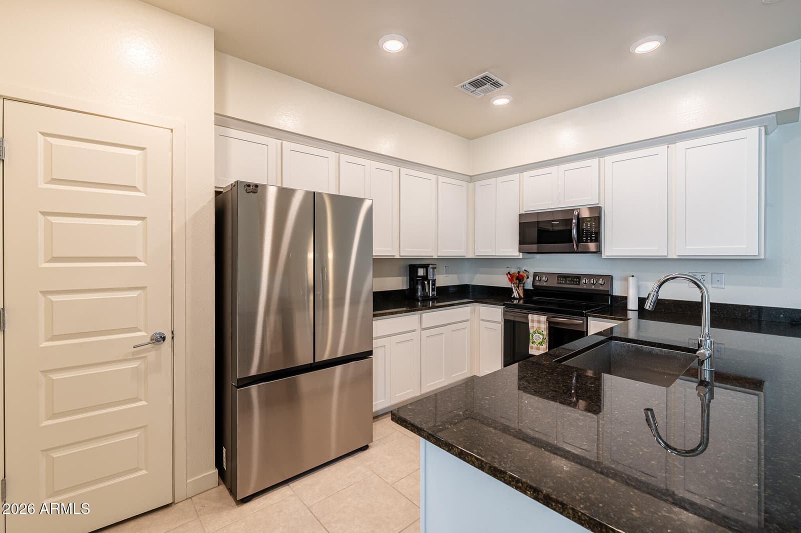 2750 S VOYAGER Drive 101, Gilbert, AZ 85295 — photo 11 of 35