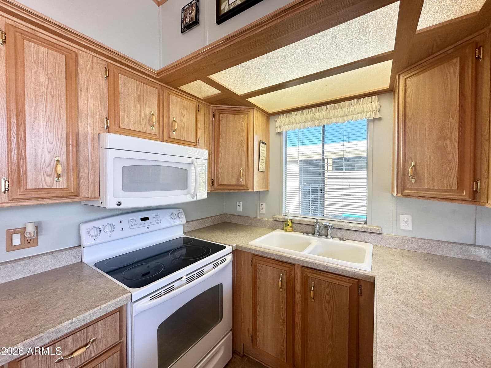 916 S Mineshaft Drive, Apache Junction, AZ 85119 — photo 20 of 52