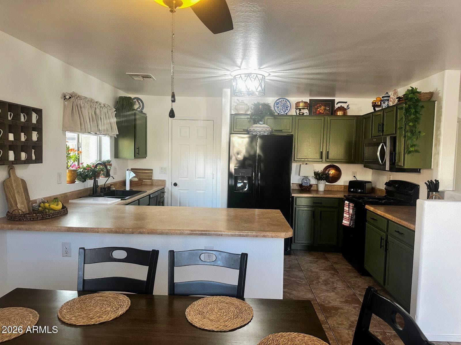 468 E WOLF HOLLOW Drive, Casa Grande, AZ 85122 — photo 5 of 37