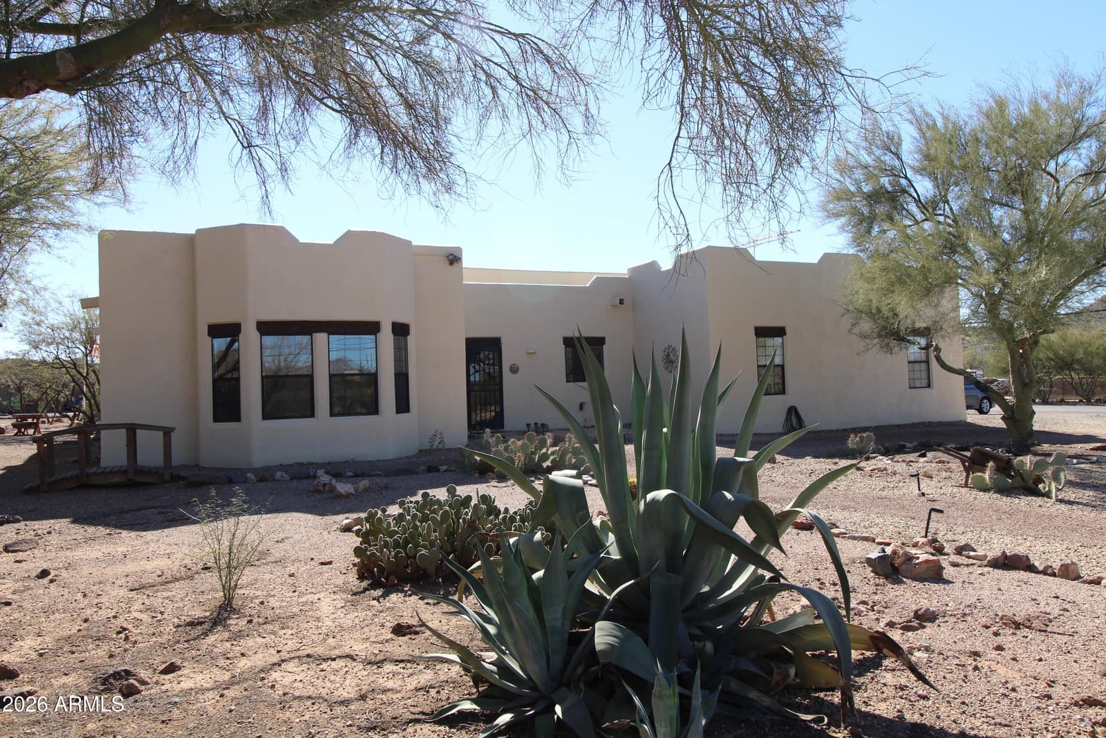 1405 E CIRCLE MOUNTAIN Road, New River, AZ 85087