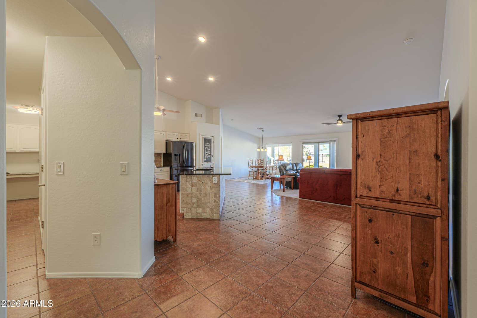 504 E BLACK DIAMOND Drive, Casa Grande, AZ 85122 — photo 12 of 73