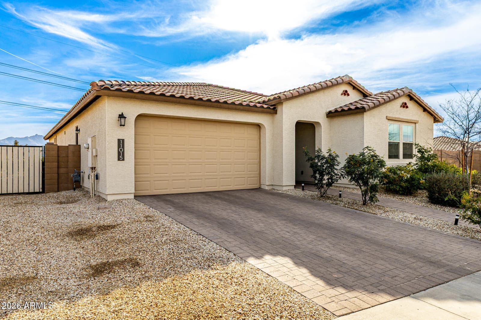 11015 W MOBILE Lane, Tolleson, AZ 85353 — photo 5 of 36