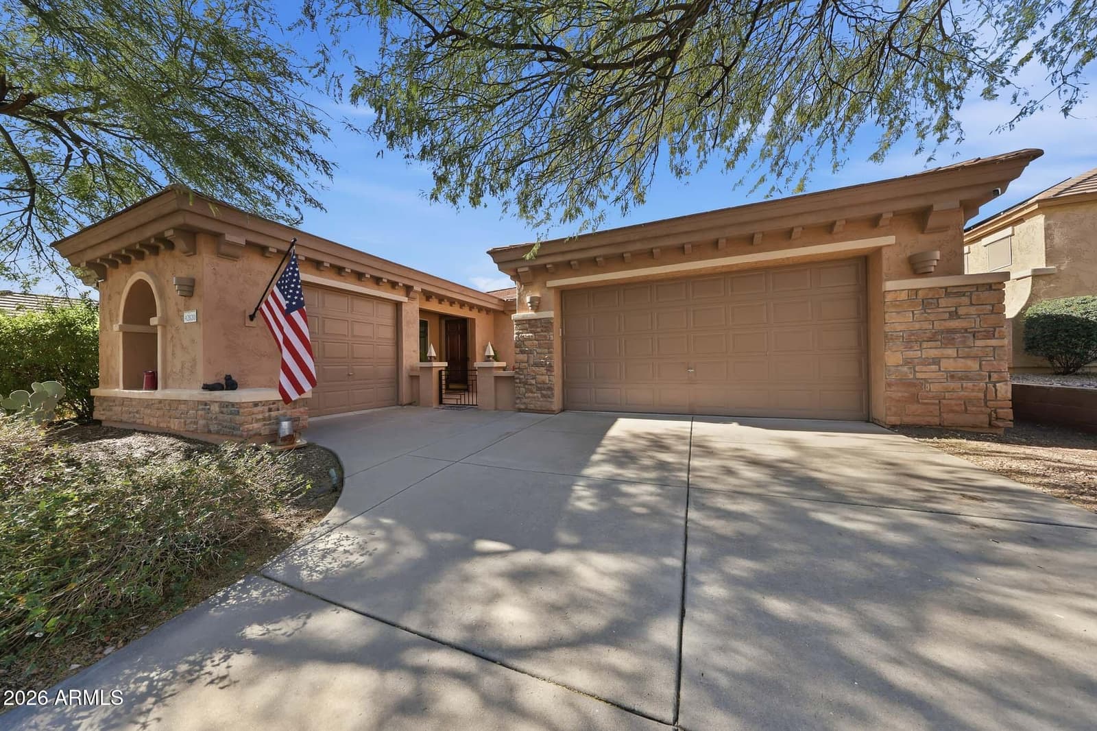 42820 N LIVINGSTONE Way, Anthem, AZ 85086 — photo 1 of 64