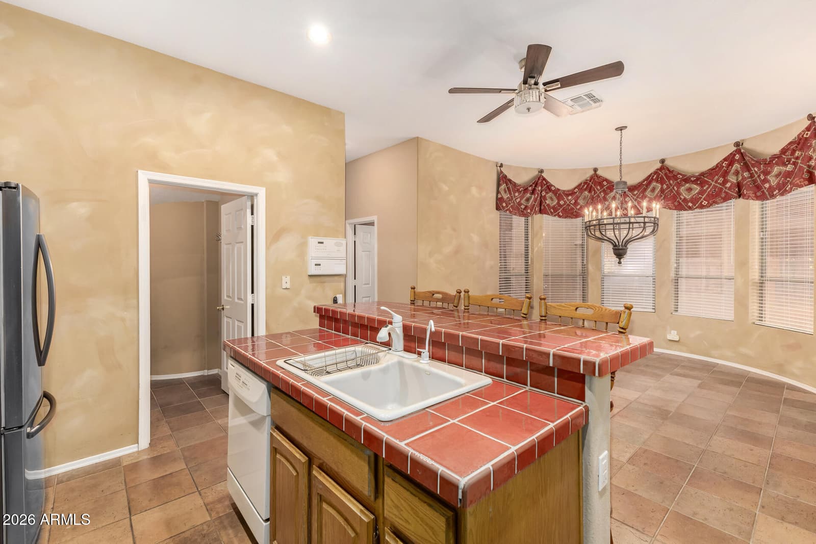 9741 E HOLIDAY Way, Sun Lakes, AZ 85248 — photo 10 of 45