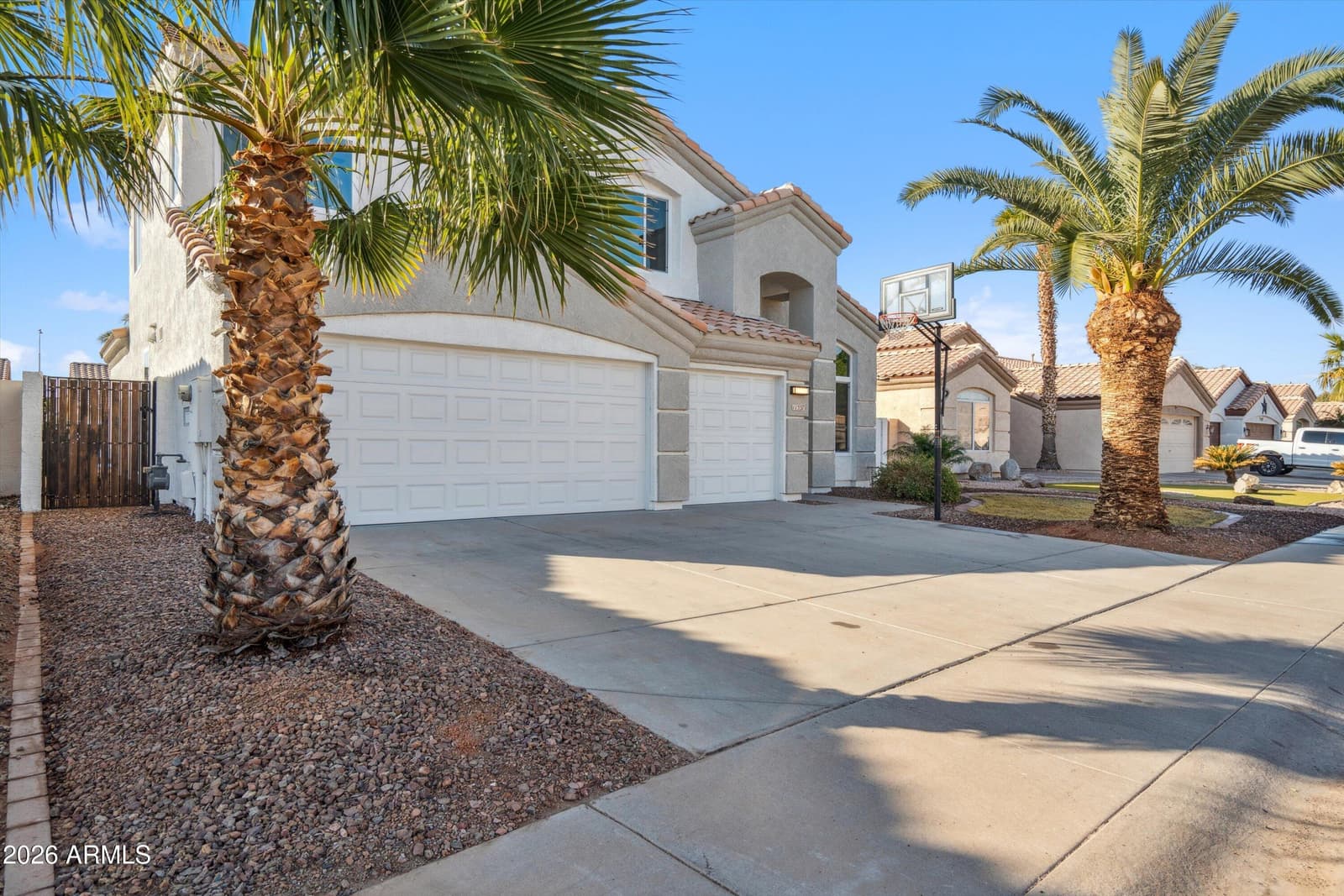 11537 W LAURELWOOD Lane, Avondale, AZ 85392 — photo 10 of 38