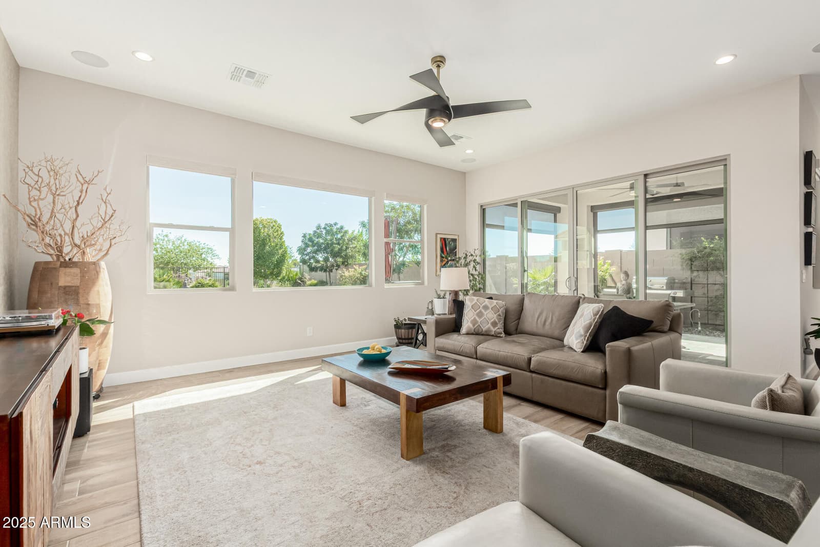 17437 W GUTHRIE Street, Surprise, AZ 85388 — photo 10 of 78