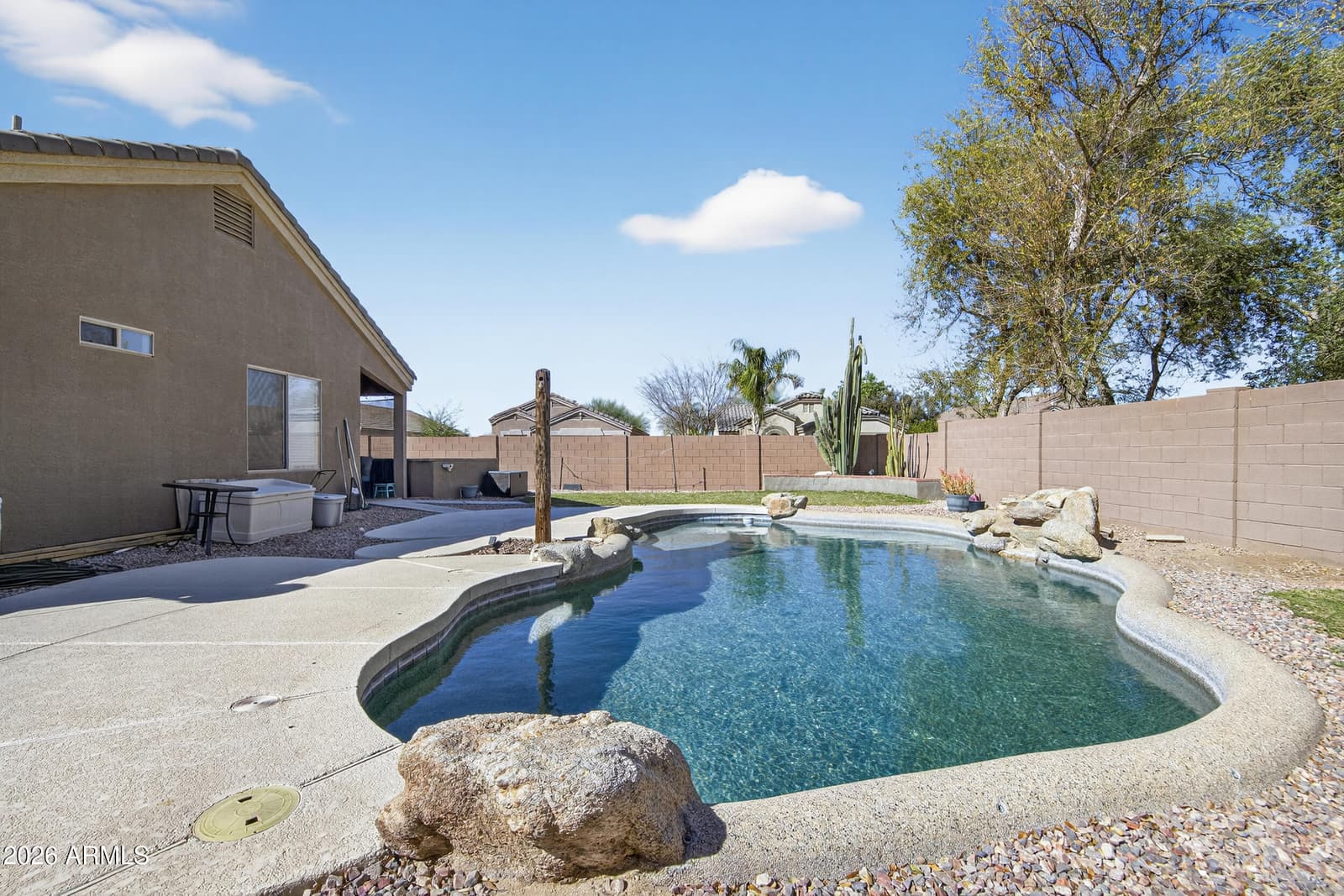 1624 E CARDINAL Drive, Casa Grande, AZ 85122 — photo 1 of 43