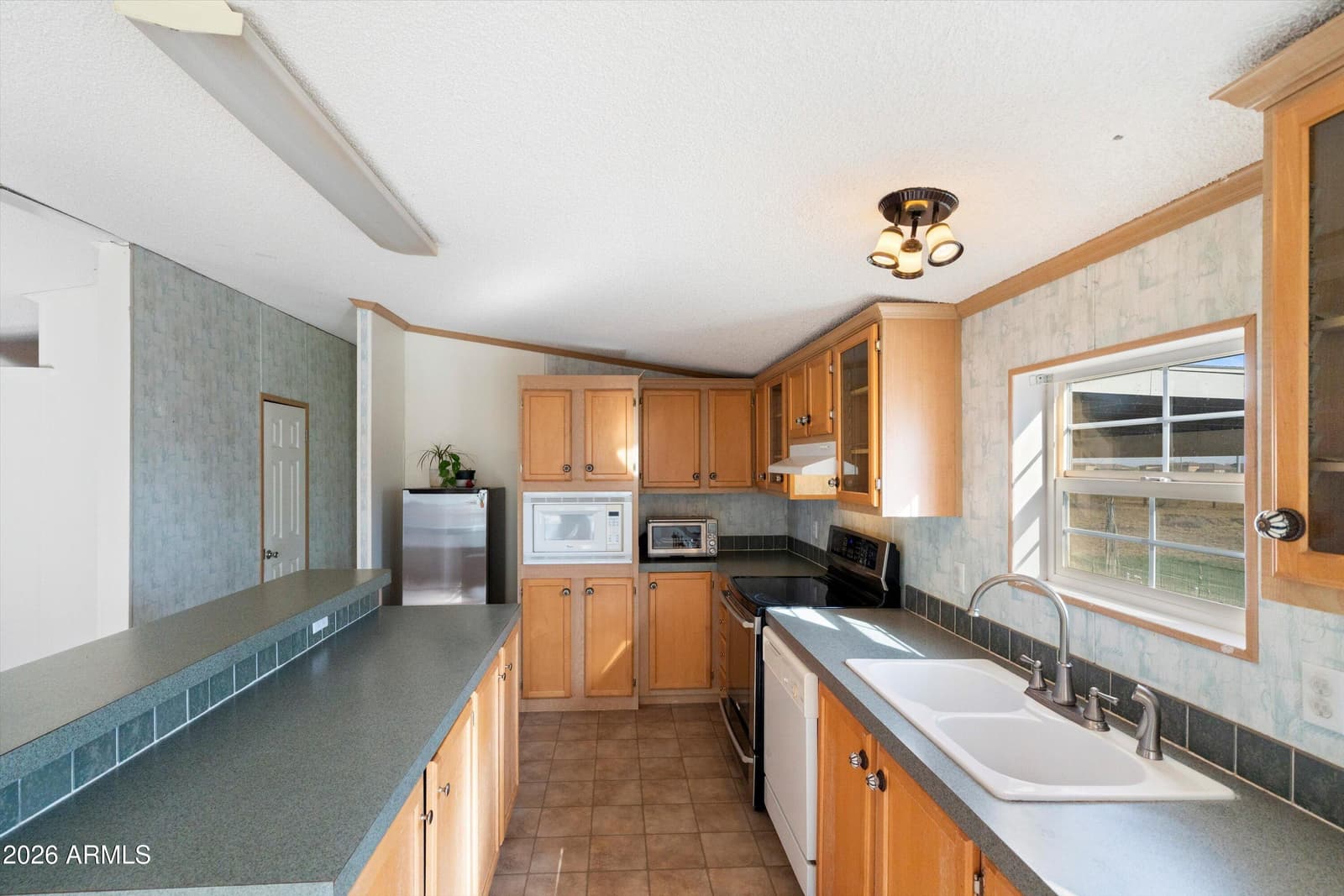 22547 W DUANE Lane, Wittmann, AZ 85361 — photo 11 of 37