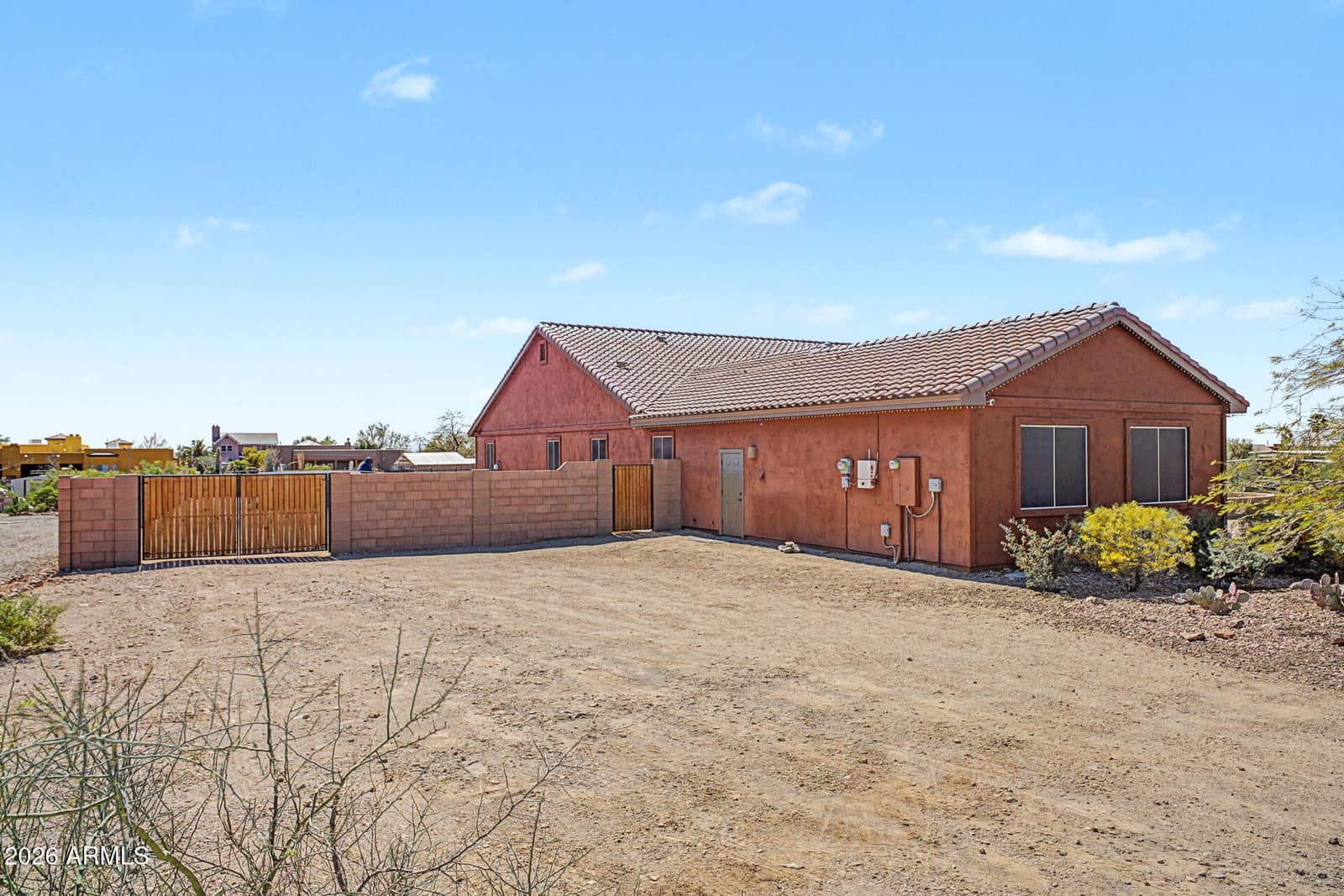 5107 E 14th Avenue, Apache Junction, AZ 85119 — photo 2 of 64