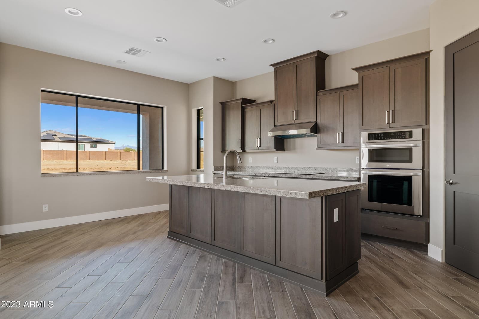 2534 W FERNWOOD Drive, Phoenix, AZ 85086 — photo 8 of 40