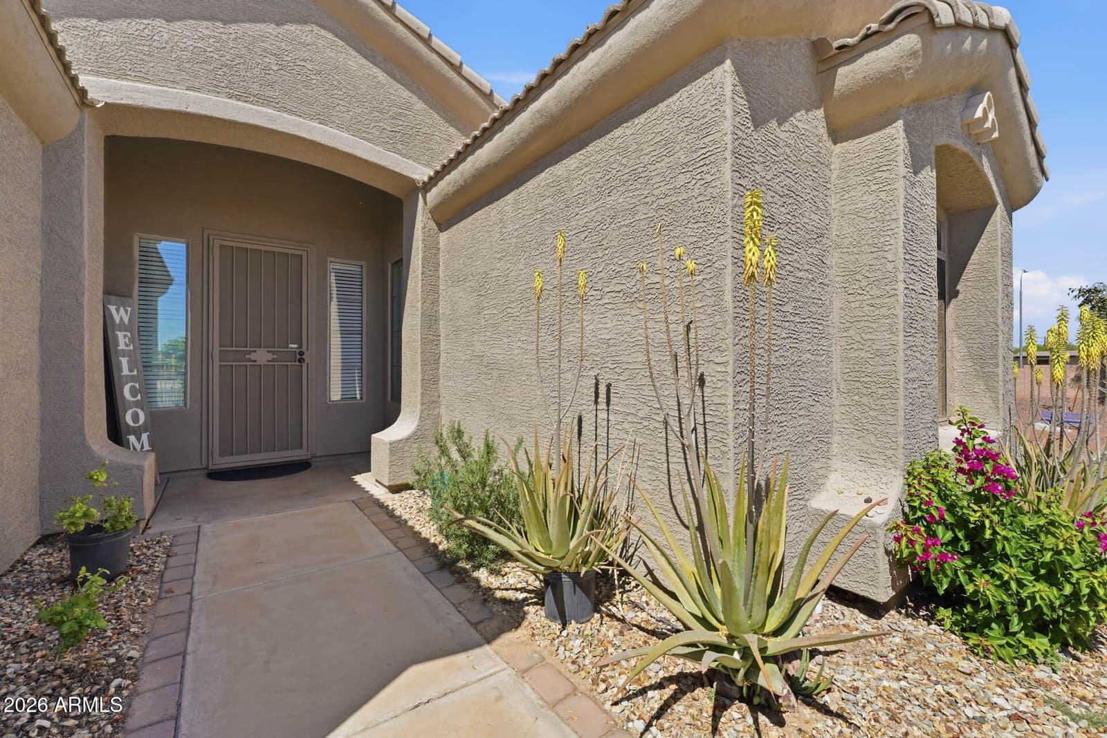 10961 W CHASE Lane, Avondale, AZ 85323 — photo 4 of 28