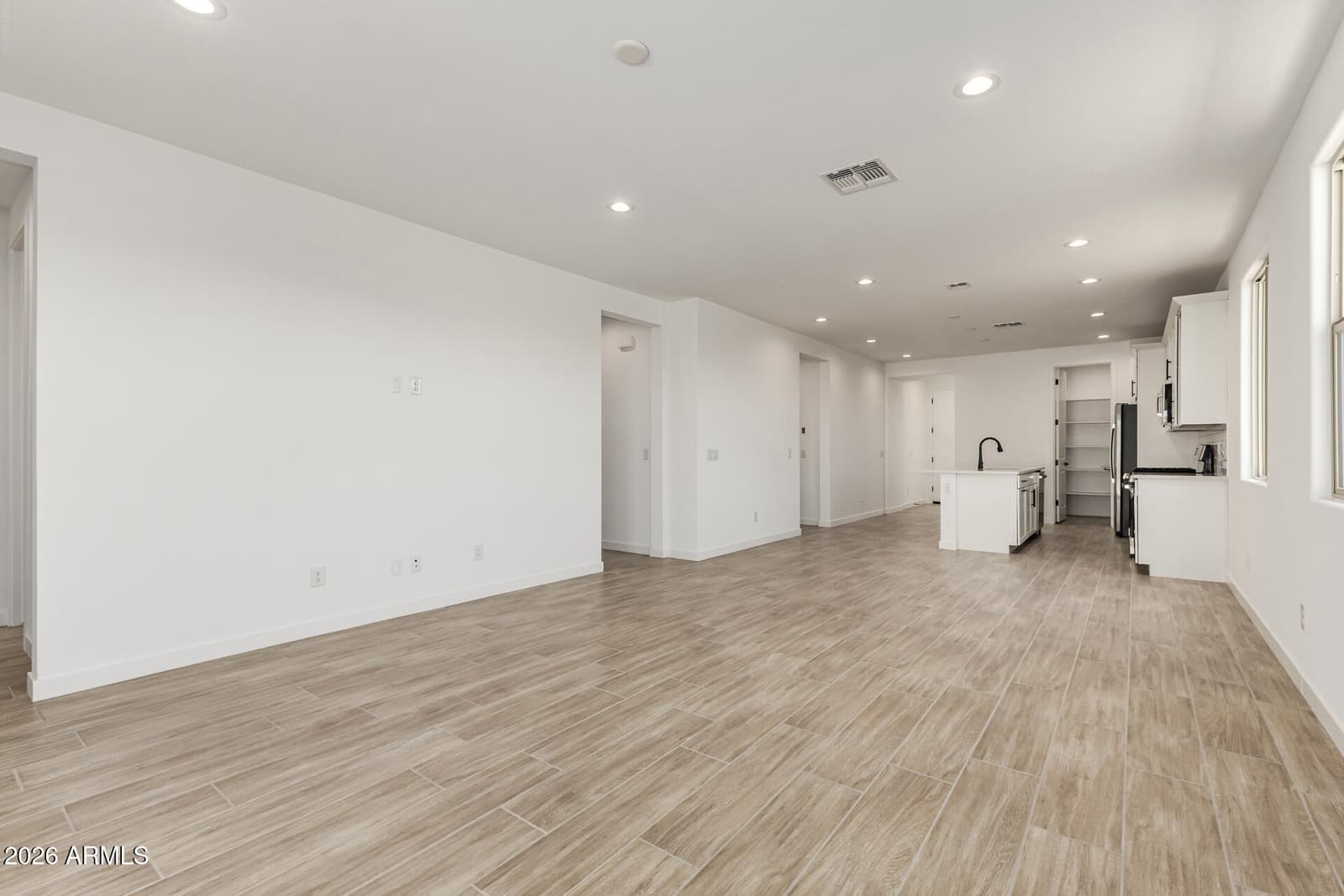 15850 W Vogel Avenue, Goodyear, AZ 85338 — photo 8 of 37