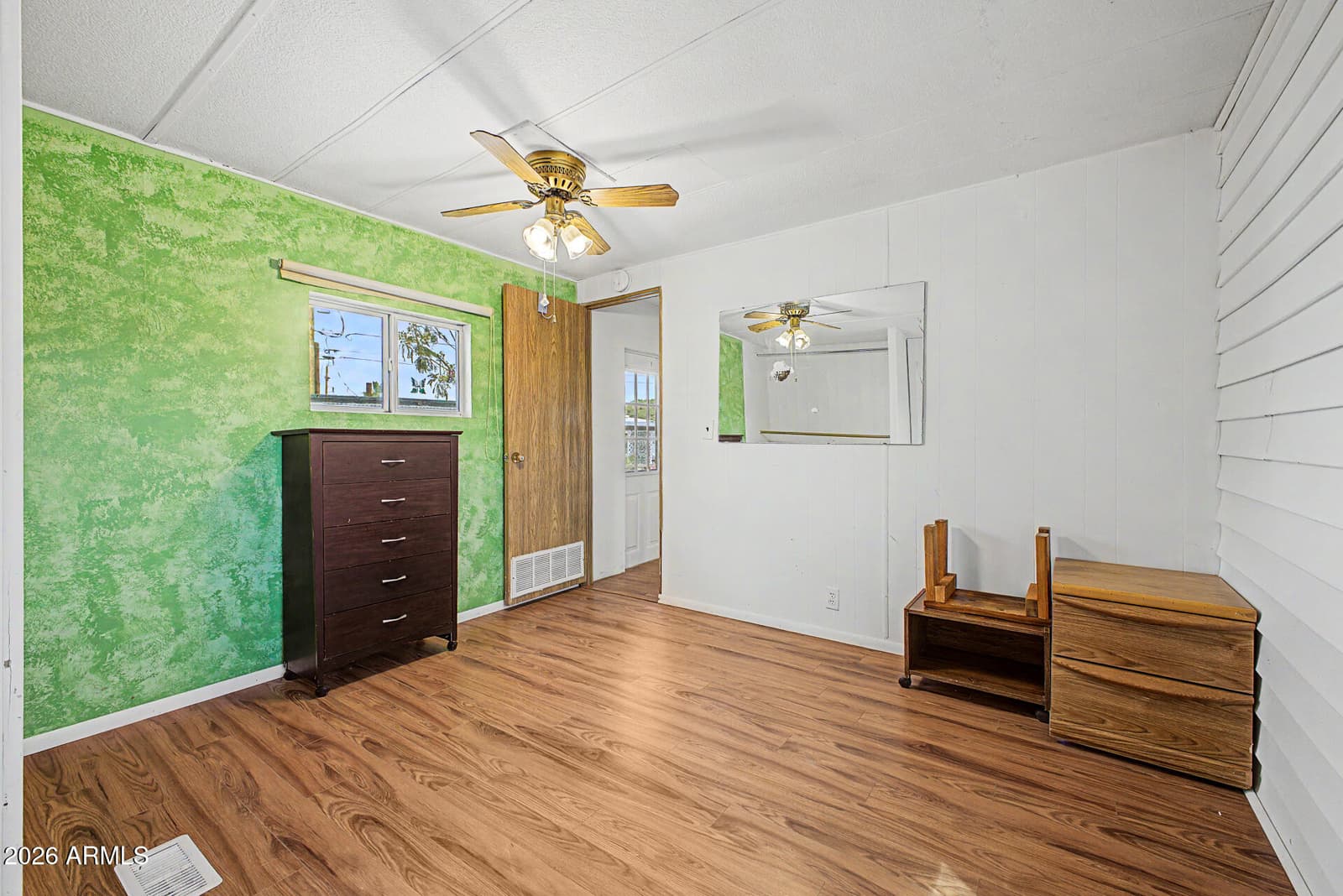 10401 N CAVE CREEK Road 284, Phoenix, AZ 85020 — photo 11 of 27
