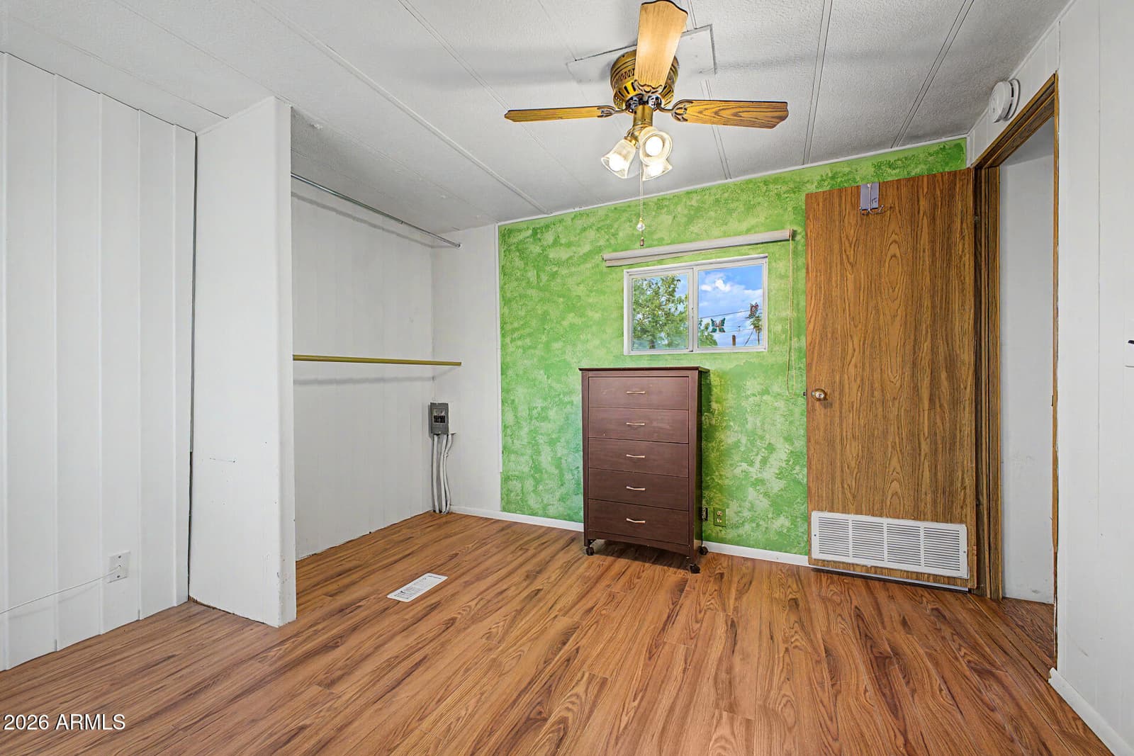 10401 N CAVE CREEK Road 284, Phoenix, AZ 85020 — photo 12 of 27