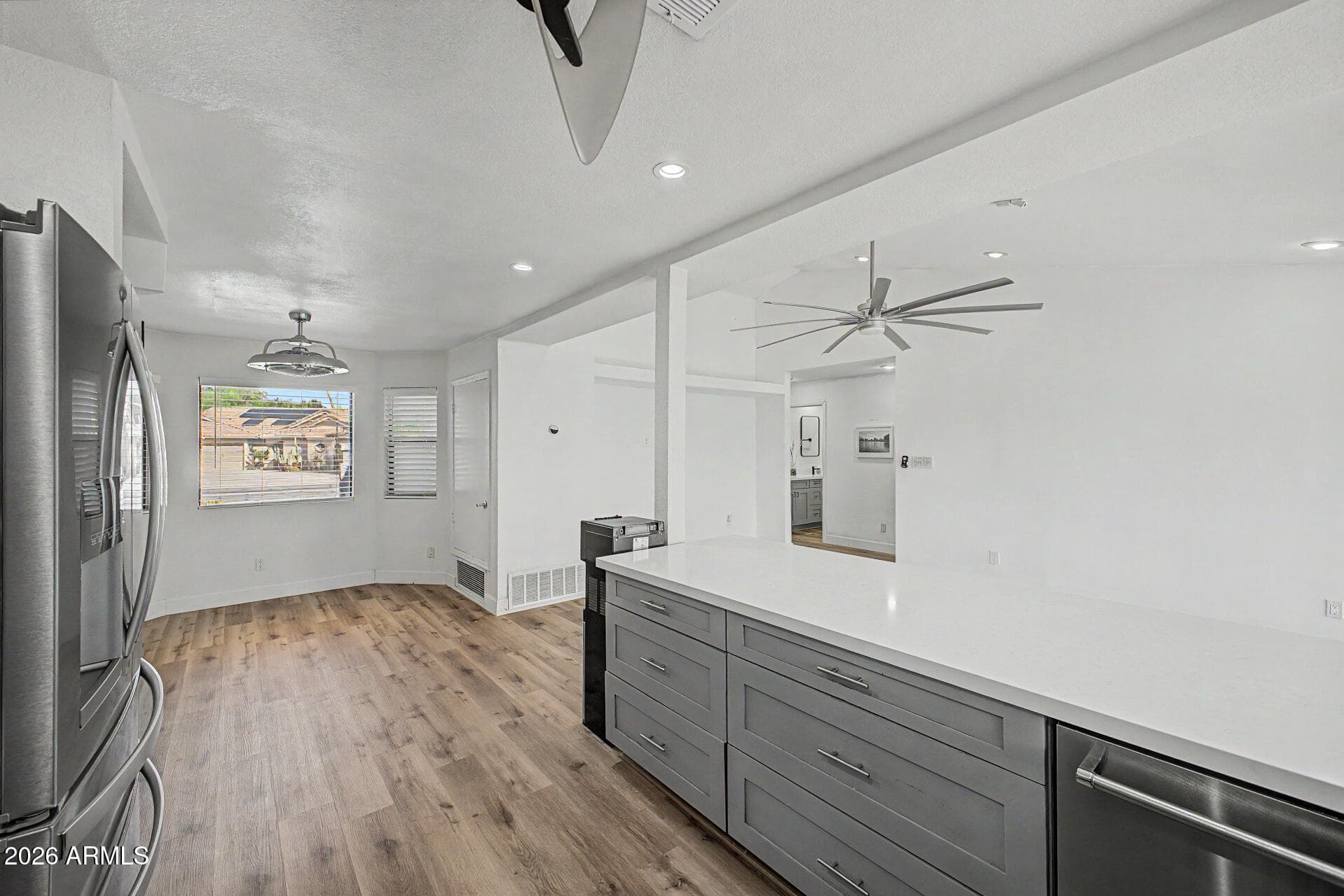 125 S LAKEVIEW Boulevard, Chandler, AZ 85225 — photo 7 of 33