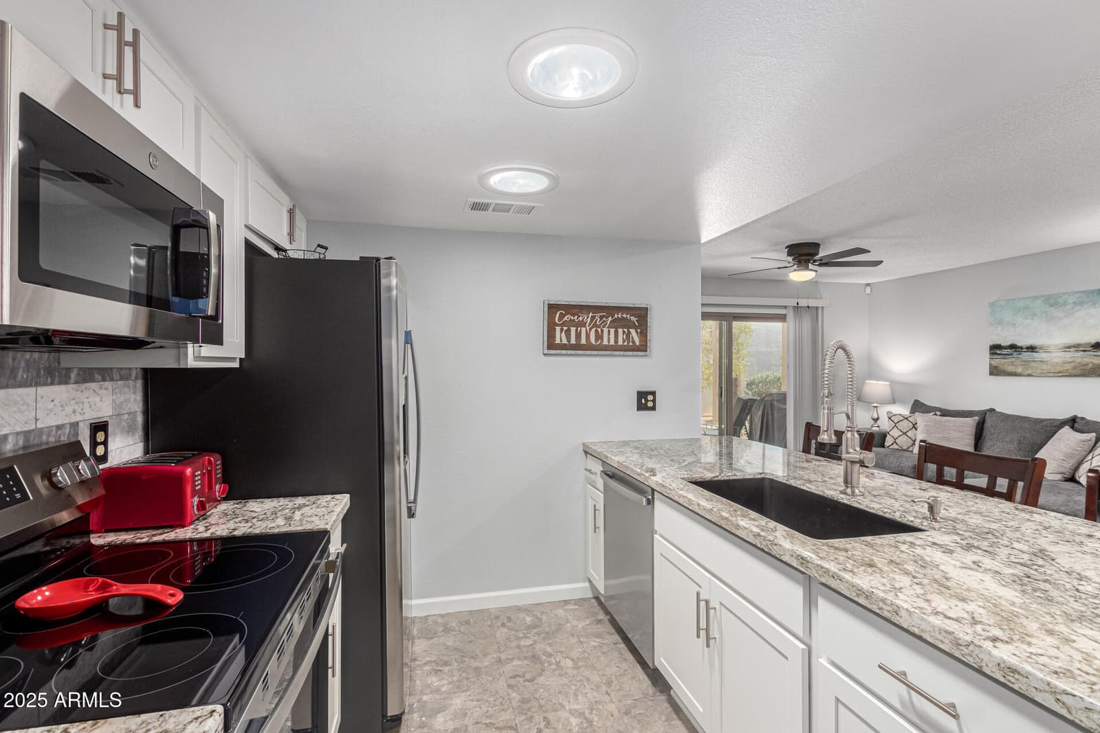 7811 E PARK VIEW Drive, Mesa, AZ 85208 — photo 10 of 42