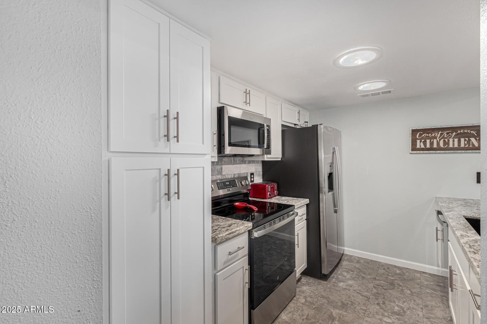 7811 E PARK VIEW Drive, Mesa, AZ 85208 — photo 12 of 42