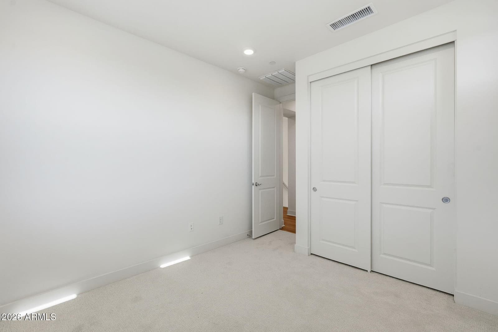 2121 W SONORAN DESERT Drive 75, Phoenix, AZ 85085 — photo 16 of 31