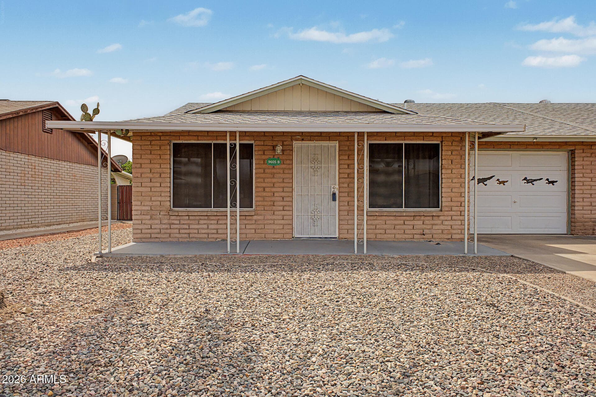 9605 W MOUNTAIN VIEW Road B, Peoria, AZ 85345