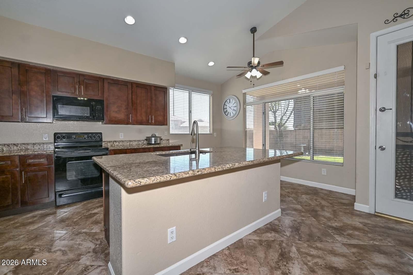 7444 W FOOTHILL Drive, Glendale, AZ 85310 — photo 16 of 46