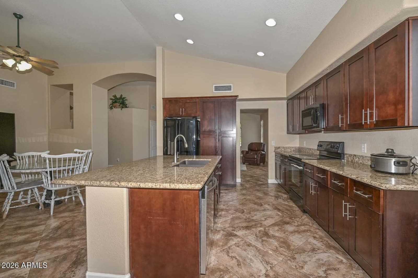 7444 W FOOTHILL Drive, Glendale, AZ 85310 — photo 20 of 46