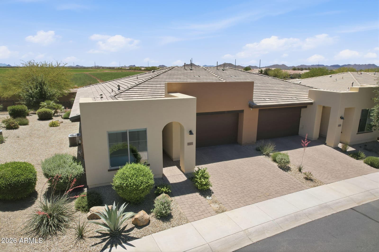 905 E COBBLE STONE Drive, Queen Creek, AZ 85140 — photo 4 of 61