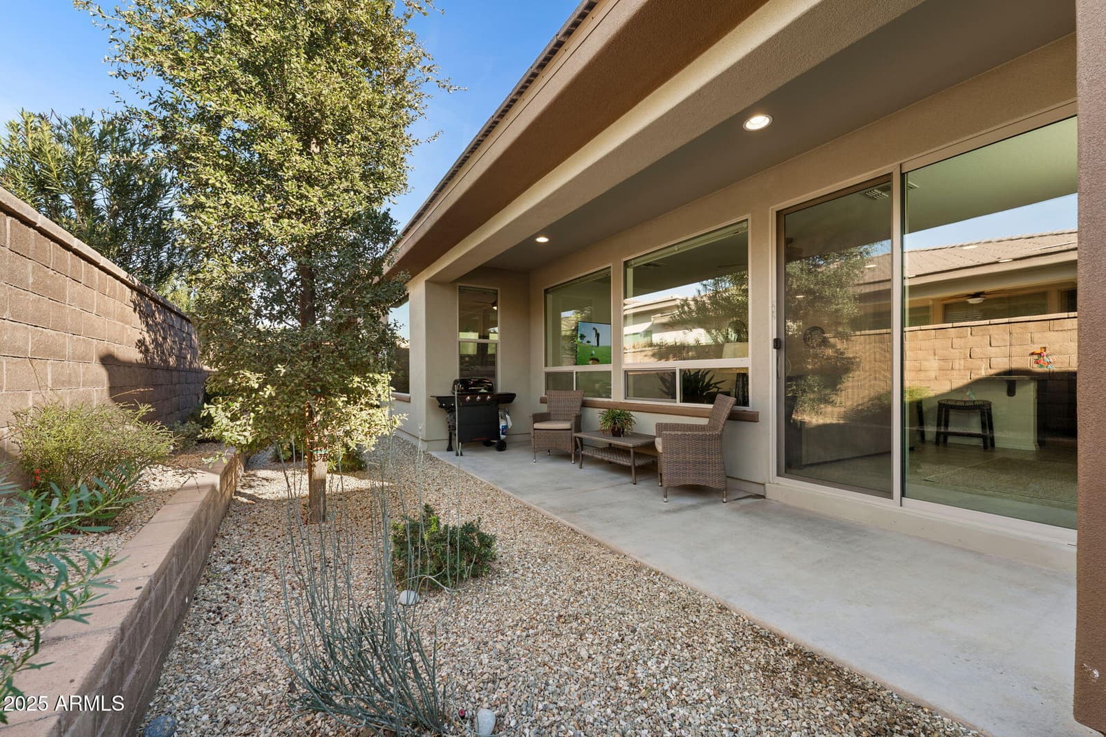 678 E COBBLE STONE Drive, Queen Creek, AZ 85140 — photo 11 of 44