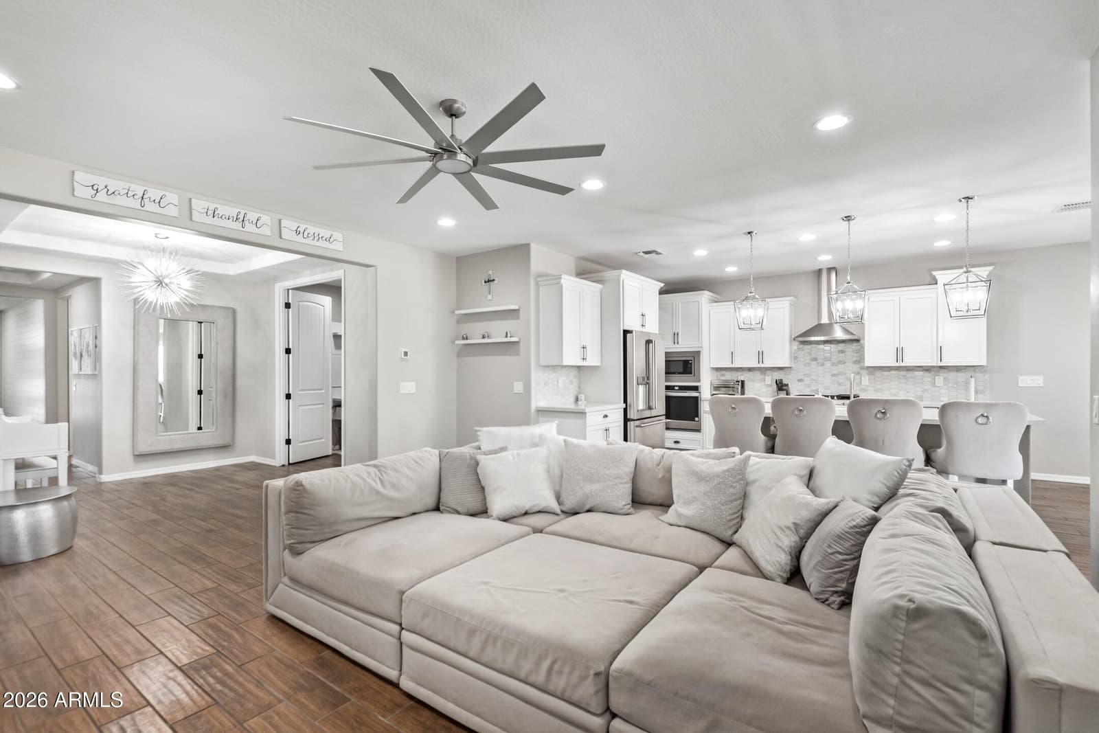 18735 W SAN JUAN Avenue, Litchfield Park, AZ 85340