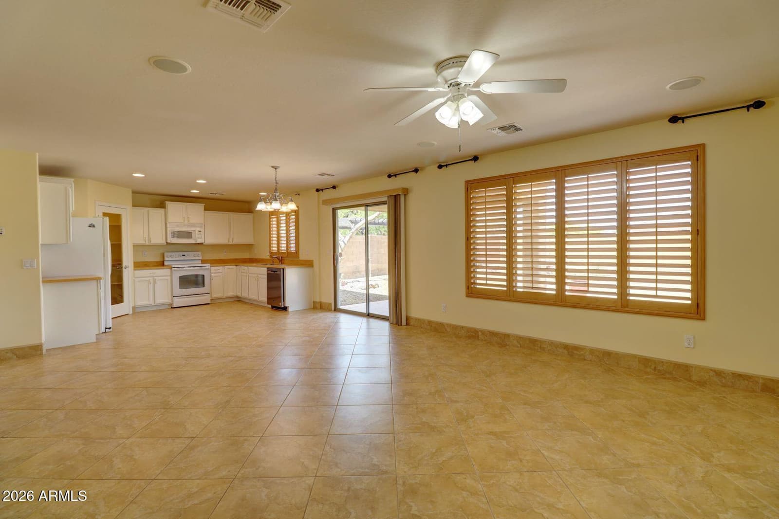 4602 W Cinnamon Avenue, Coolidge, AZ 85128 — photo 6 of 34