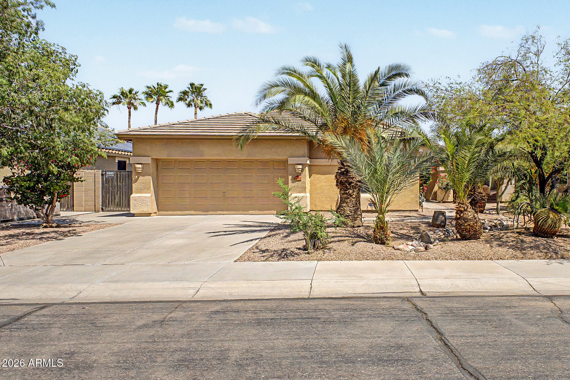 6131 S TOPAZ Place, Chandler, AZ 85249 — photo 7 of 33